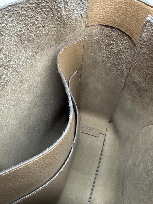STELLA McCARTNEY（ステラマッカートニー）STELLA McCARTNEY (ステラマッカートニー) Logo Tote Embossed Grainy Mat ブラウンの古着・服飾アイテム