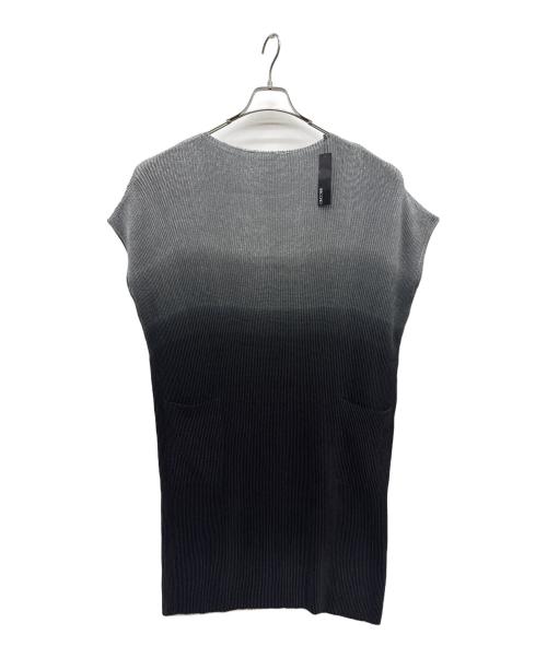 SPECCHIO（スペッチオ）SPECCHIO (スペッチオ) プリーツワンピース ブラック×グレー サイズ:SIZE 40 未使用品の古着・服飾アイテム