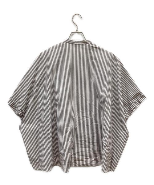 mizuiro-ind（ミズイロインド）mizuiro-ind (ミズイロインド) ギャザーストライプシャツ ホワイト×グレー サイズ:FREEの古着・服飾アイテム