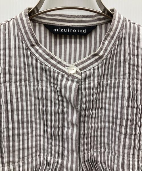 mizuiro-ind（ミズイロインド）mizuiro-ind (ミズイロインド) ギャザーストライプシャツ ホワイト×グレー サイズ:FREEの古着・服飾アイテム