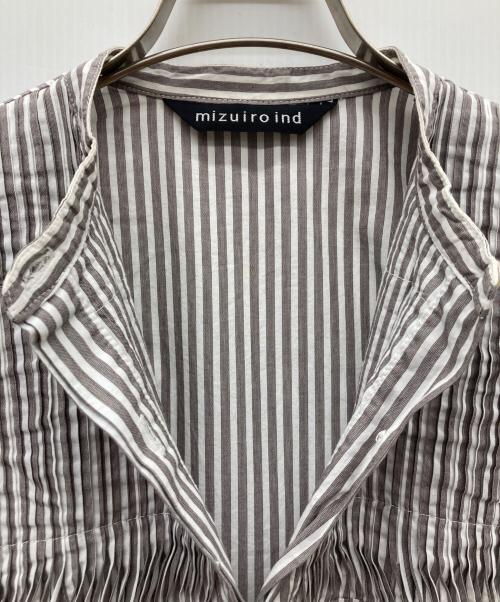 mizuiro-ind（ミズイロインド）mizuiro-ind (ミズイロインド) ギャザーストライプシャツ ホワイト×グレー サイズ:FREEの古着・服飾アイテム
