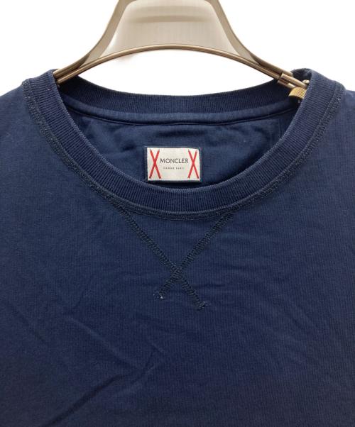 MONCLER GAMME BLEU（モンクレール ガム ブルー）MONCLER GAMME BLEU (モンクレール ガム ブルー) プリントTシャツ ネイビー サイズ:XSの古着・服飾アイテム
