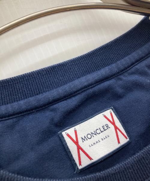 MONCLER GAMME BLEU（モンクレール ガム ブルー）MONCLER GAMME BLEU (モンクレール ガム ブルー) プリントTシャツ ネイビー サイズ:XSの古着・服飾アイテム