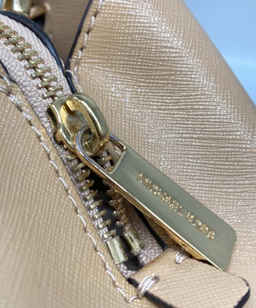 MICHAEL KORS（マイケルコース）MICHAEL KORS (マイケルコース) Savannah Small patenet Saffiano 2WAY ベージュの古着・服飾アイテム
