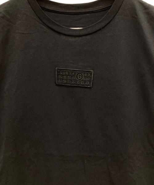 MM6 Maison Margiela（エムエムシックスメゾンマルジェラ）MM6 Maison Margiela (エムエムシックスメゾンマルジェラ) ロゴワッペンカットソー ブラック サイズ:SIZE 14の古着・服飾アイテム