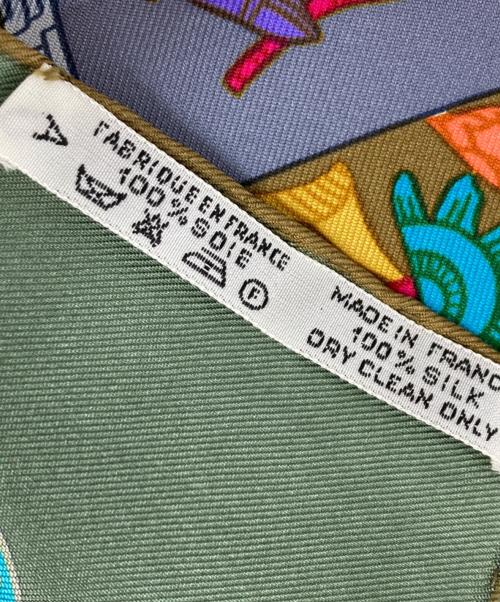 HERMES（エルメス）HERMES (エルメス) カレ90/TORANA 塔門/大判シルクスカーフ レッド×グリーンの古着・服飾アイテム