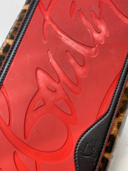 Christian Louboutin（クリスチャン・ルブタン）Christian Louboutin (クリスチャン・ルブタン) カバタスタッズトートバッグ ホワイト×ベージュ サイズ:-の古着・服飾アイテム