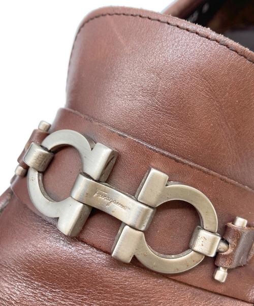 Salvatore Ferragamo（サルヴァトーレ フェラガモ）Salvatore Ferragamo (サルヴァトーレ フェラガモ) ガンチーニローファー ブラウン サイズ:SIZE 8の古着・服飾アイテム