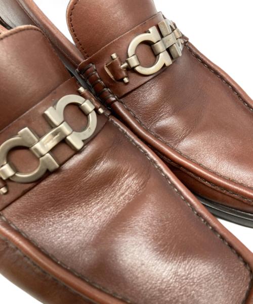 Salvatore Ferragamo（サルヴァトーレ フェラガモ）Salvatore Ferragamo (サルヴァトーレ フェラガモ) ガンチーニローファー ブラウン サイズ:SIZE 8の古着・服飾アイテム