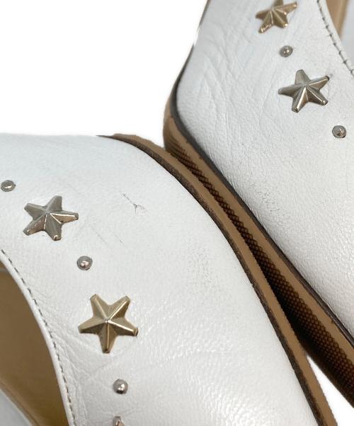 JIMMY CHOO（ジミーチュウ）JIMMY CHOO (ジミーチュウ) スタースタッズパンプス ホワイト サイズ:36の古着・服飾アイテム