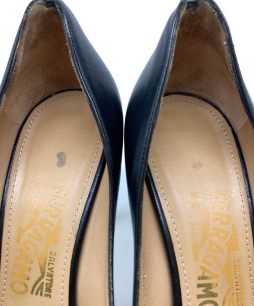 Salvatore Ferragamo（サルヴァトーレ フェラガモ）Salvatore Ferragamo (サルヴァトーレ フェラガモ) ヒールパンプス ブラック サイズ:SIZE 6 1/2の古着・服飾アイテム