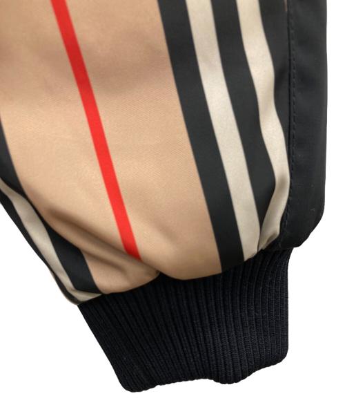 BURBERRY（バーバリー）BURBERRY (バーバリー) ノバチェック ダウンジャケット ベージュ サイズ:SIZE 116CM (6Y)の古着・服飾アイテム