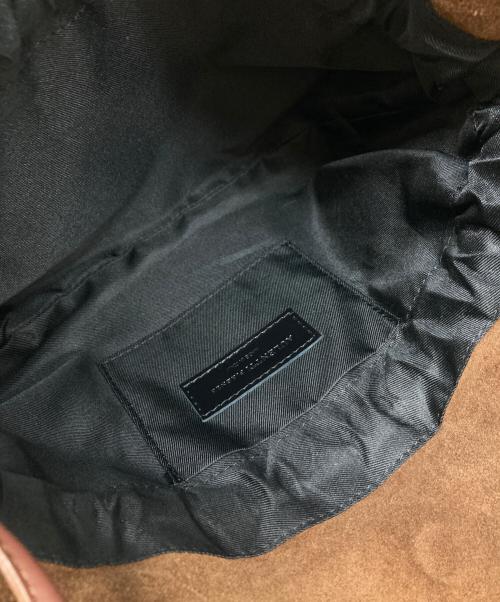 JOURNAL STANDARD（ジャーナルスタンダード）JOURNAL STANDARD (ジャーナルスタンダード) 【AULENTTI/オウレンティ】キンチャクBAG SWEDE ブラウン 未使用品の古着・服飾アイテム