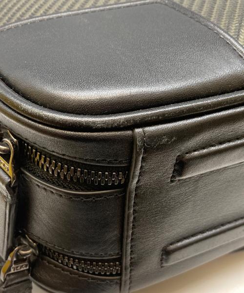 TUMI（トゥミ）TUMI (トゥミ) CARBON FIBER MARINA/ブリーフケース ブラック×グレーの古着・服飾アイテム