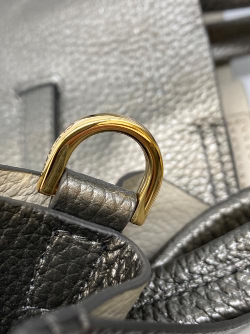 VIOLAd'ORO（ヴィオラドーロ）VIOLAd'ORO (ヴィオラドーロ) TRERO ハンドバッグ グレーの古着・服飾アイテム