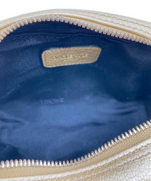 LOEWE（ロエベ）LOEWE (ロエベ) ポーチ ゴールドの古着・服飾アイテム