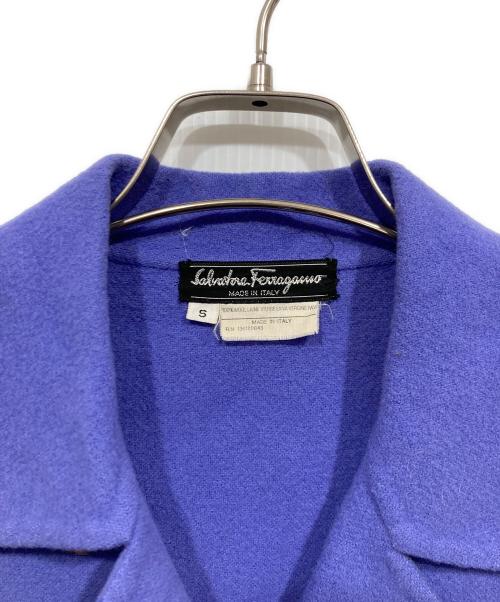 Salvatore Ferragamo（サルヴァトーレ フェラガモ）Salvatore Ferragamo (サルヴァトーレ フェラガモ) ヴァージンウールコート パープル サイズ:Sの古着・服飾アイテム