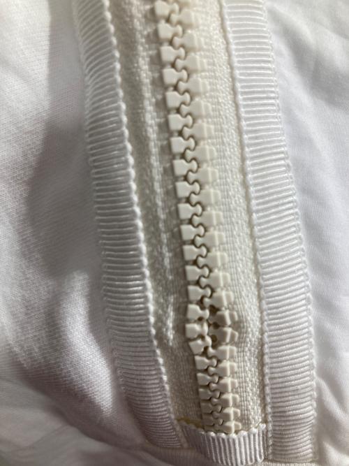 MONCLER（モンクレール）MONCLER (モンクレール) フリル袖カットソー / MAGLIA GIROCOLLO ホワイト サイズ:Sの古着・服飾アイテム