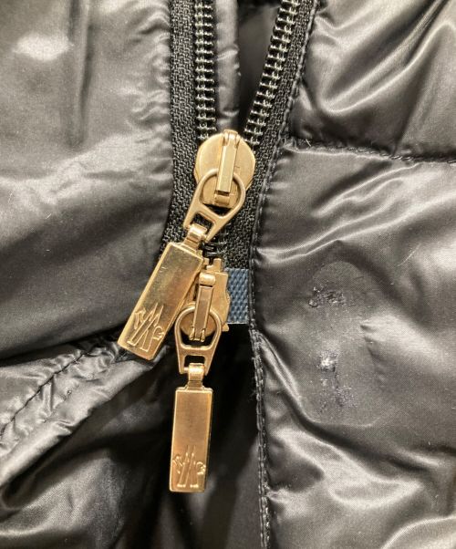 MONCLER（モンクレール）MONCLER (モンクレール) LAVEDAN ダウンコート ネイビーの古着・服飾アイテム