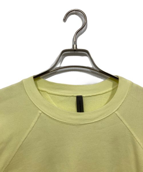 KAZUYUKI KUMAGAI ATTACHMENT（カズユキクマガイ アタッチメント）KAZUYUKI KUMAGAI ATTACHMENT (カズユキクマガイ アタッチメント) コンパクトライト裏毛 クルーネックスウェットシャツ イエロー サイズ:1の古着・服飾アイテム