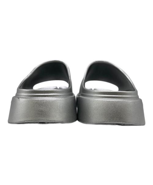 PAES（ペイズ）PAES (ペイズ) サンダル シルバー サイズ:25cmの古着・服飾アイテム