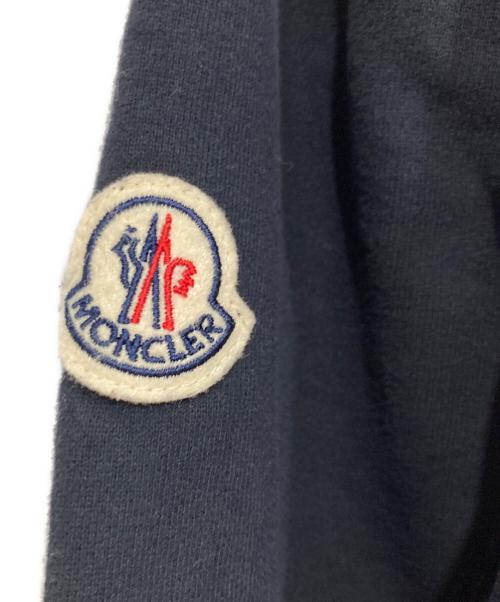 MONCLER（モンクレール）MONCLER (モンクレール) FELPA CON CAPPUCCIO HOODIE SWEAT　フェルパ コン カプチオ フロントロゴ刺繍 パーカー ネイビー サイズ:XLの古着・服飾アイテム
