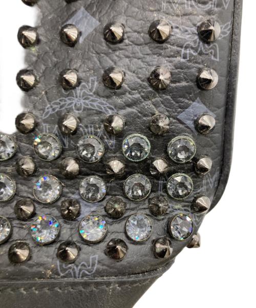 MCM（エムシーエム）MCM (エムシーエム) ビジュースタッズショルダーバッグ ブラックの古着・服飾アイテム