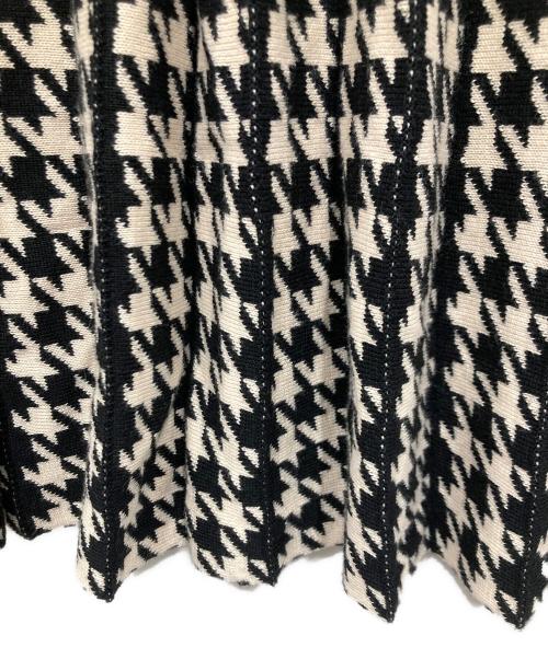 TORRAZZO DONNA（トラッゾドンナ）TORRAZZO DONNA (トラッゾドンナ) リバーシブルジャガードスカートチドリ / ニットスカート ブラック サイズ:Fの古着・服飾アイテム