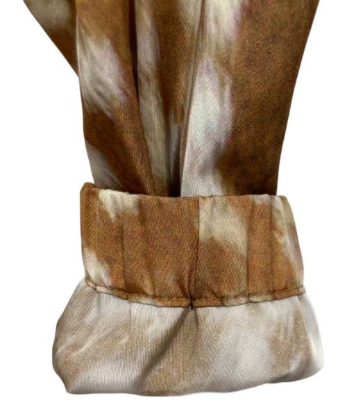 BURBERRY LONDON ENGLAND（バーバリー ロンドン イングランド）BURBERRY LONDON ENGLAND (バーバリー ロンドン イングランド) ジップアップジャケット / Everton Deer Print Hooded Nylon Jacket ベージュ サイズ:34の古着・服飾アイテム