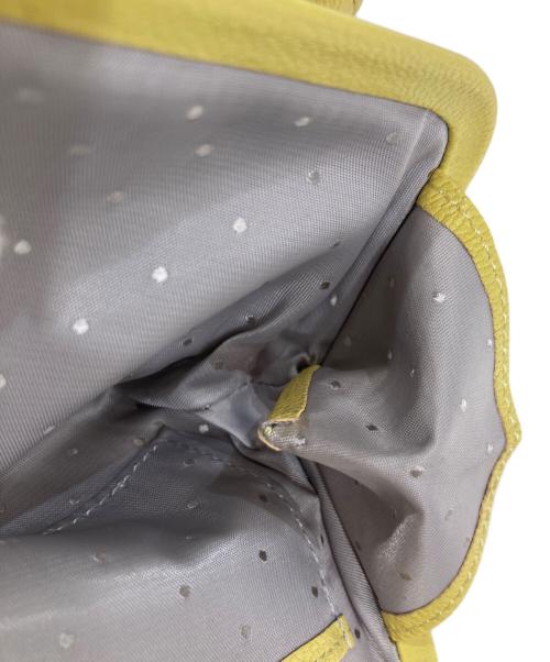 Perche（ペルケ）Perche (ペルケ) アクリル玉がま口2つ折り財布 イエローの古着・服飾アイテム