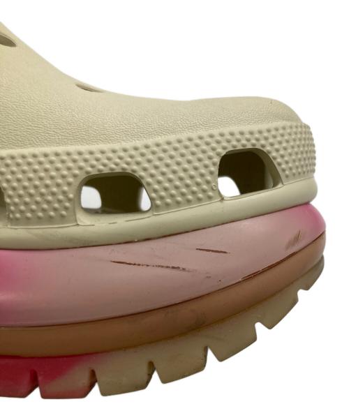 crocs（クロックス）crocs (クロックス) 厚底サンダル ホワイト サイズ:23㎝の古着・服飾アイテム