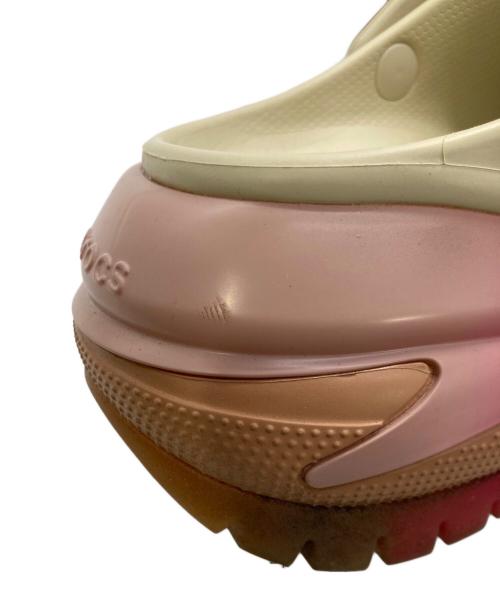 crocs（クロックス）crocs (クロックス) 厚底サンダル ホワイト サイズ:23㎝の古着・服飾アイテム