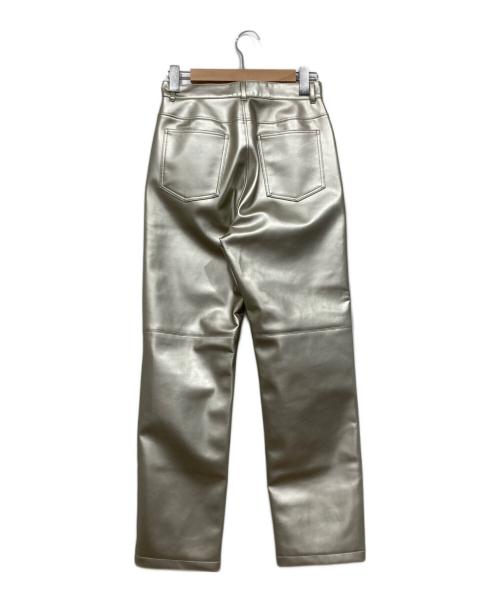 6(ROKU) BEAUTY&YOUTH（ロク ビューティーアンドユース）6(ROKU) BEAUTY&YOUTH (ロク ビューティーアンドユース) フェイクレザーパンツ / SILVER COLOR FAKE LEATHER PANTS グレー サイズ:38の古着・服飾アイテム