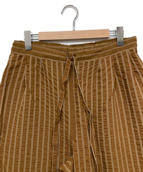 anuke（アンヌーク）anuke (アンヌーク) Sheer Stripe Pants ブラウン サイズ:36の古着・服飾アイテム