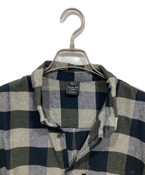 OAKLEY（オークリー）OAKLEY (オークリー) チェックシャツ グレー×グリーン サイズ:Lの古着・服飾アイテム