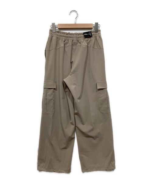 UNDER ARMOUR（アンダーアーマー）UNDER ARMOUR (アンダーアーマー) トレーニングパンツ ベージュ サイズ:M 未使用品の古着・服飾アイテム