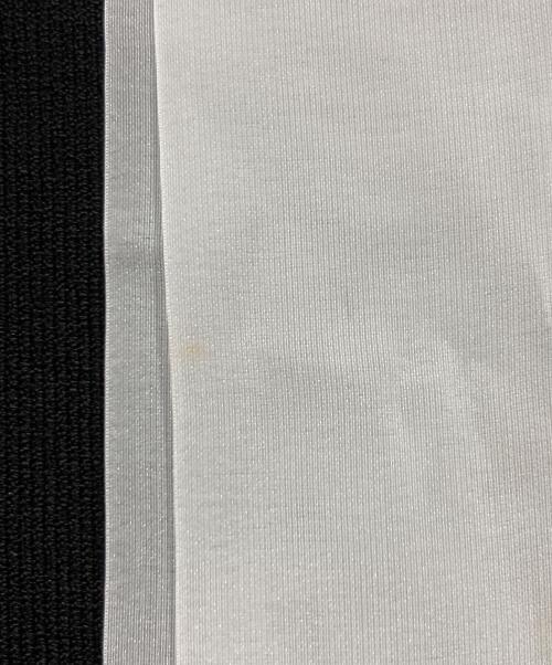 TO BE CHIC（トゥービーシック）TO BE CHIC (トゥービーシック) スパンコール×リボンデザインニット ブラック×ホワイト サイズ:40 未使用品の古着・服飾アイテム