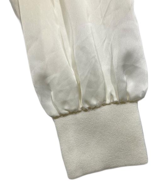 COTOO（コトゥー）COTOO (コトゥー) フラワーモチーフニット ホワイト サイズ:38の古着・服飾アイテム