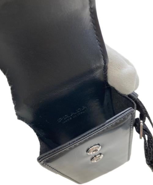 PRADA（プラダ）PRADA (プラダ) ブラッシュドレザー スマートフォンケース ブラックの古着・服飾アイテム