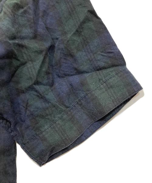 FRED PERRY（フレッドペリー）FRED PERRY (フレッドペリー) 半袖シャツ ブラック×グリーン サイズ:Sの古着・服飾アイテム