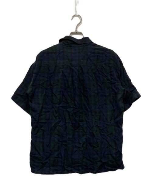 FRED PERRY（フレッドペリー）FRED PERRY (フレッドペリー) 半袖シャツ ブラック×グリーン サイズ:Sの古着・服飾アイテム