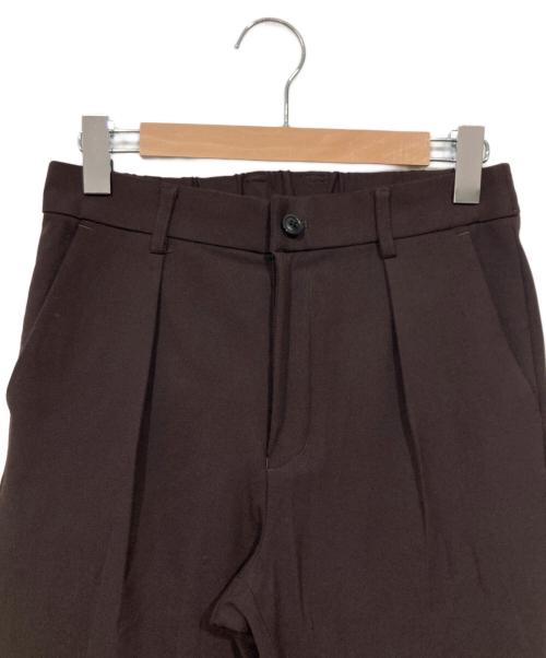 STUDIOUS（ステュディオス）STUDIOUS (ステュディオス) タックテーパードパンツ ブラウン サイズ:2の古着・服飾アイテム