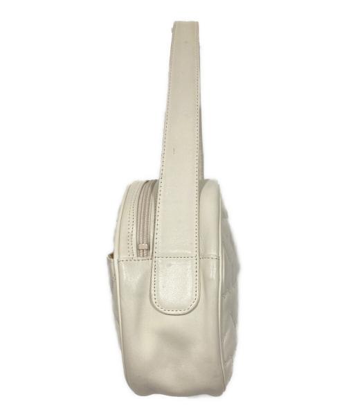 MOSCHINO（モスキーノ）MOSCHINO (モスキーノ) キルティングハートサークルハンドバッグ  ホワイトの古着・服飾アイテム