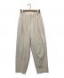 BEAUTY&YOUTH（ビューティーアンドユース）の古着「ツイルタックテーパードパンツ」｜ベージュ