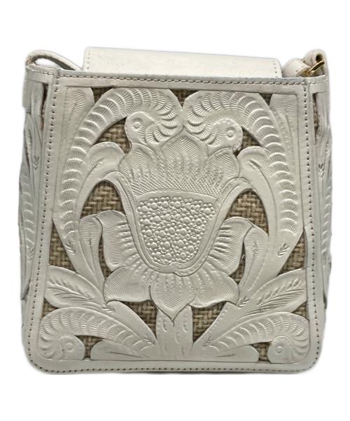 Carving Tribes（カービングトライブス）Carving Tribes (カービングトライブス) CTWK Square Bag ホワイトの古着・服飾アイテム