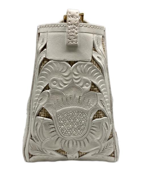 Carving Tribes（カービングトライブス）Carving Tribes (カービングトライブス) CTWK Square Bag ホワイトの古着・服飾アイテム