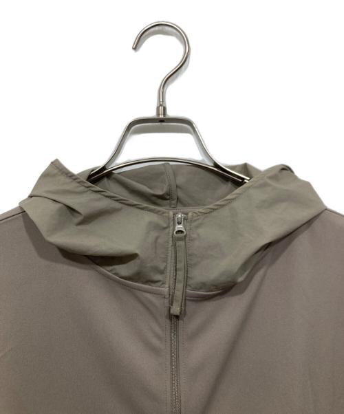UNFILO（アンフィーロ）UNFILO (アンフィーロ) ペプラムフーディラッシュガード グレー（サンド） サイズ:Mの古着・服飾アイテム