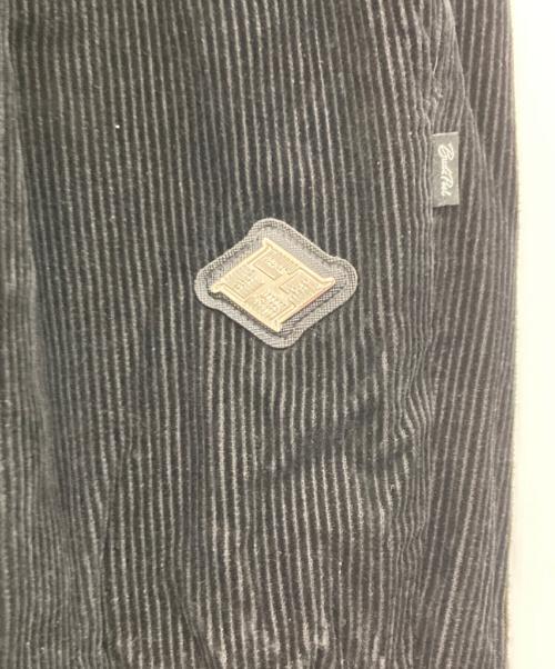 BUD SPOOL（バッズプール）BUD SPOOL (バッズプール) Gakkin (ガッキン) コーデュロイパンツ / 家紋 METAL PATCH CORDUROY  TUCK EASY TROUSERS ブラック サイズ:Lの古着・服飾アイテム