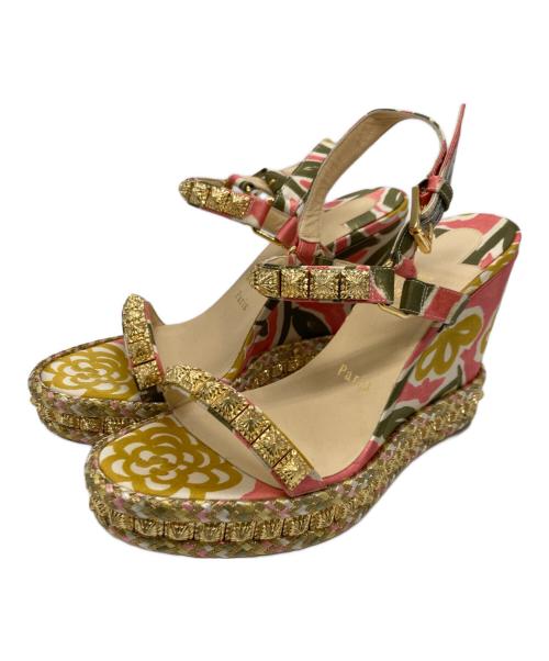 Christian Louboutin（クリスチャン・ルブタン）Christian Louboutin (クリスチャン・ルブタン) ゴールドスタッズ ウェッジソールサンダル マルチカラー サイズ:37の古着・服飾アイテム