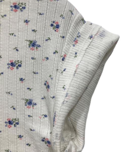 ALLISON BROWN（アリソンブラウン）ALLISON BROWN (アリソンブラウン) 小花柄カットソー / Tiny Flower Printed T-shirt ホワイト サイズ:サイズ表記なしの古着・服飾アイテム